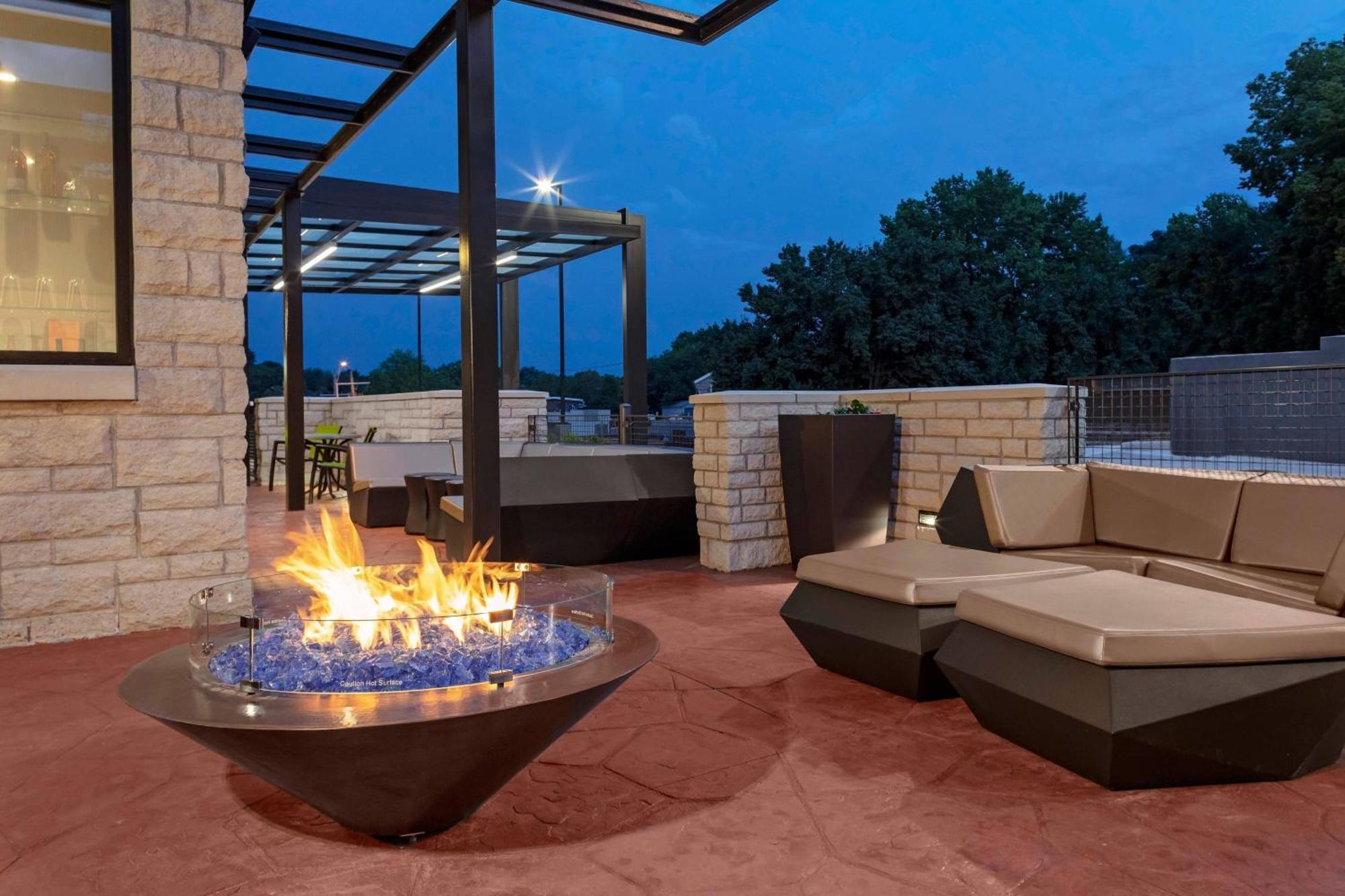 Springhill Suites By Marriott Kansas City Plaza מראה חיצוני תמונה